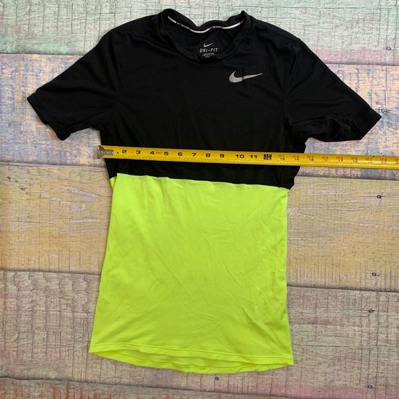 Nike Dri Fit Women's Short Sleeve Running Shirt XS - Picture 6 of 7